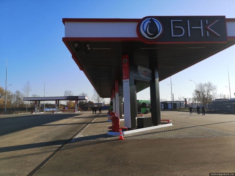 Одна из крупнейших в России заправок для автобусов открылась в Пскове