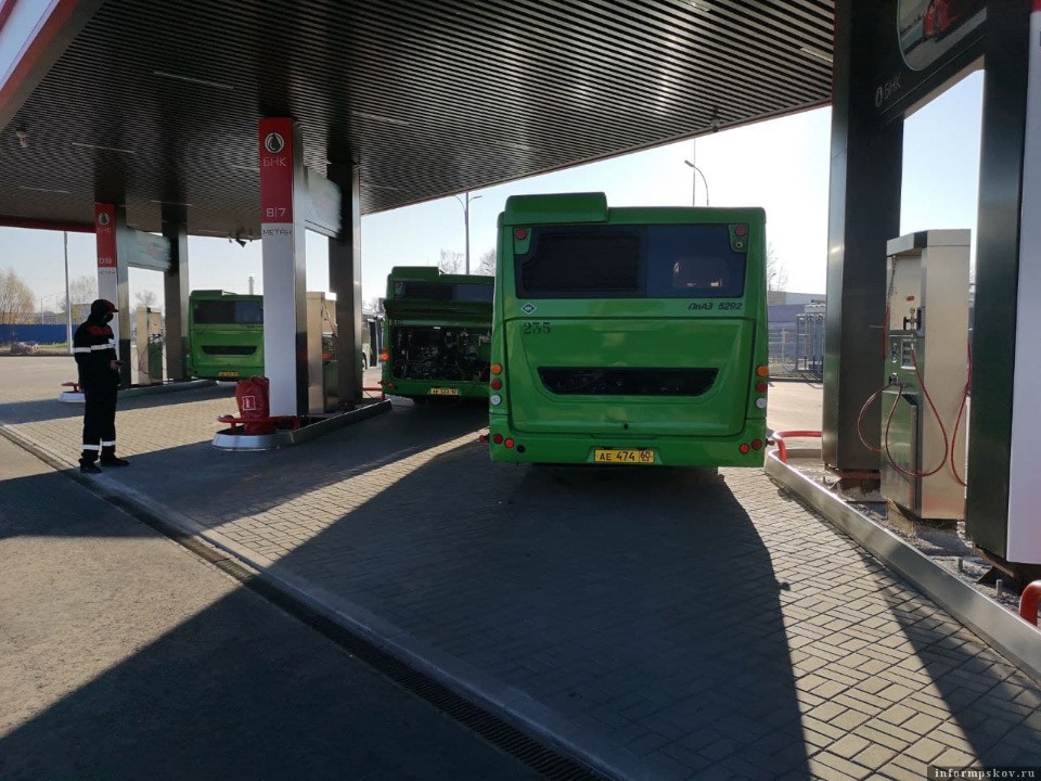 Одна из крупнейших в России заправок для автобусов открылась в Пскове