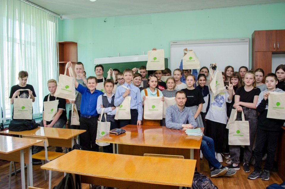 Более 80 экоуроков проведено в псковских школах при поддержке завода «Титан-Полимер»
