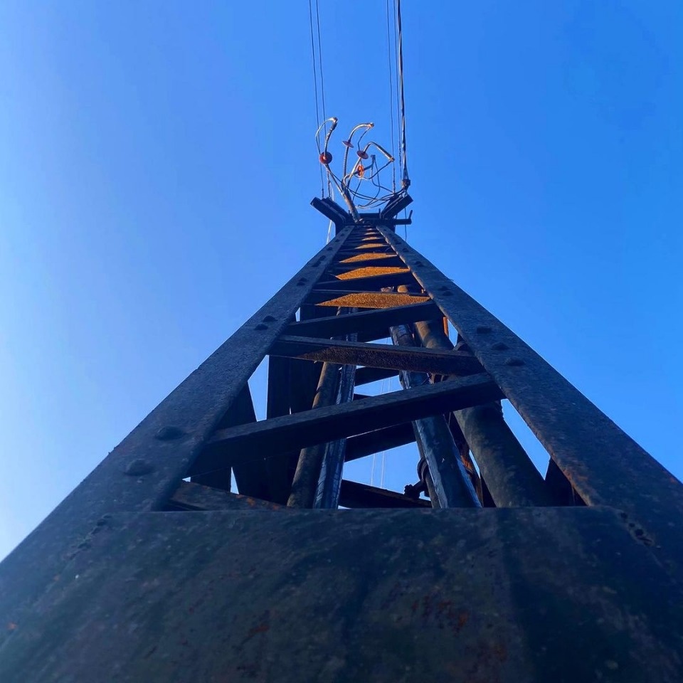 Борис Елкин рассказал о столетних псковских электрических столбах