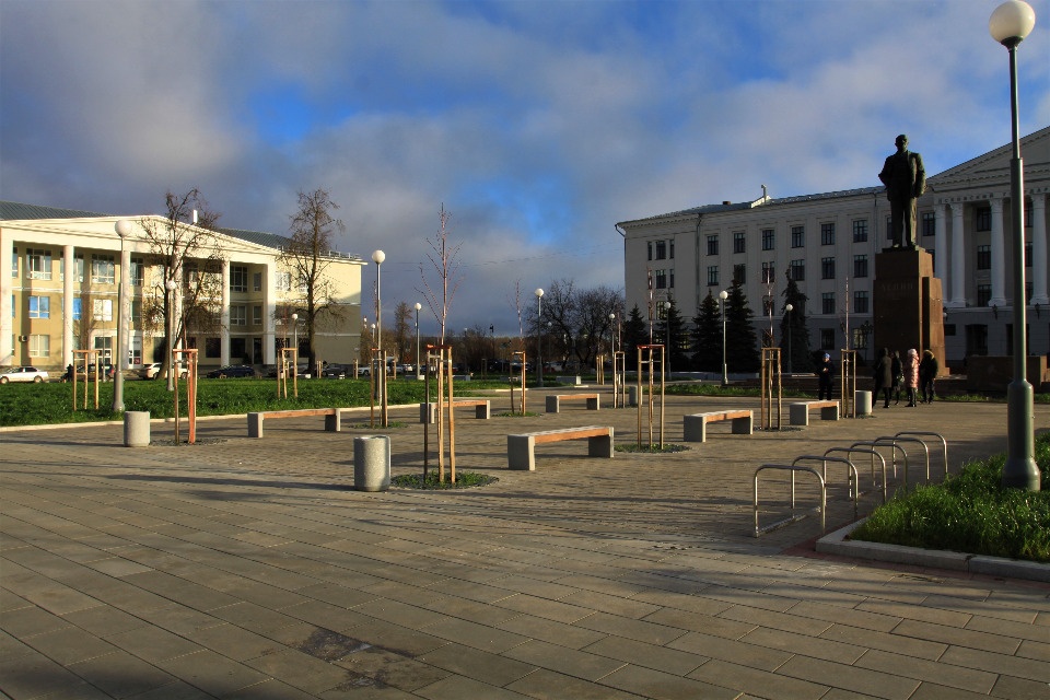 Прошла приемка сквера на площади Ленина в Пскове  после ремонта