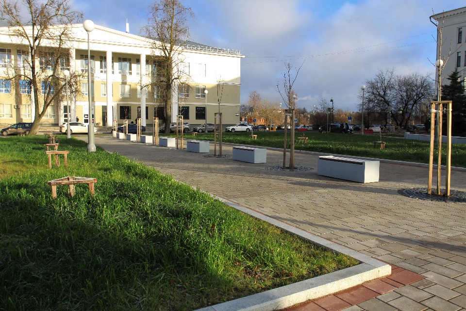 Прошла приемка сквера на площади Ленина в Пскове  после ремонта