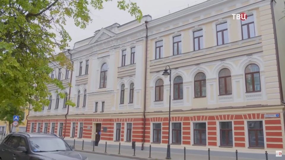 «Какой большой город, точно Париж»: 14 ноября вышел выпуск телепрограммы «Страна чудес» о Пскове