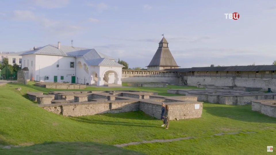 «Какой большой город, точно Париж»: 14 ноября вышел выпуск телепрограммы «Страна чудес» о Пскове