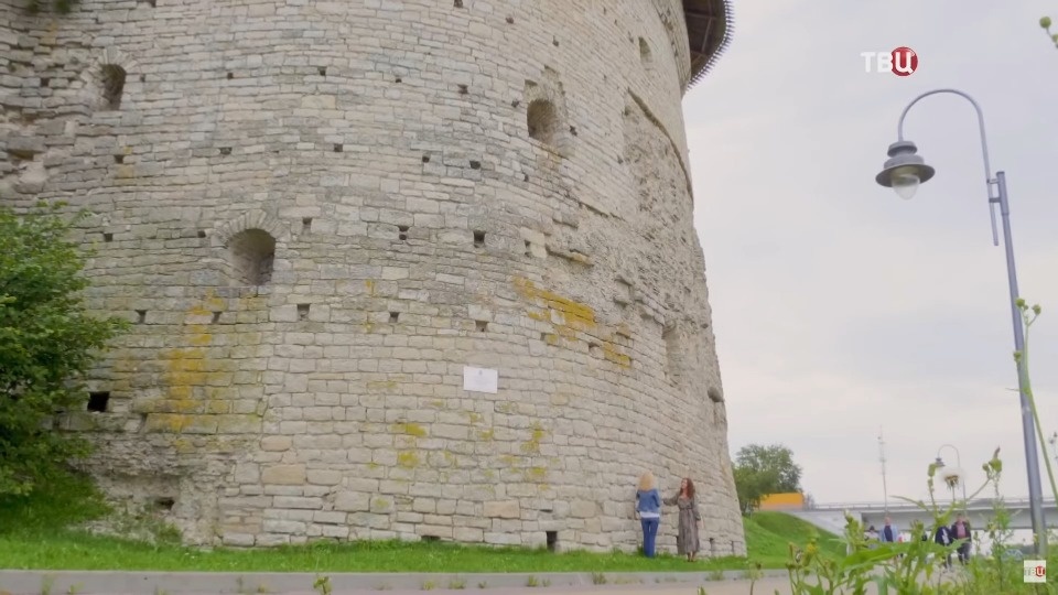 «Какой большой город, точно Париж»: 14 ноября вышел выпуск телепрограммы «Страна чудес» о Пскове