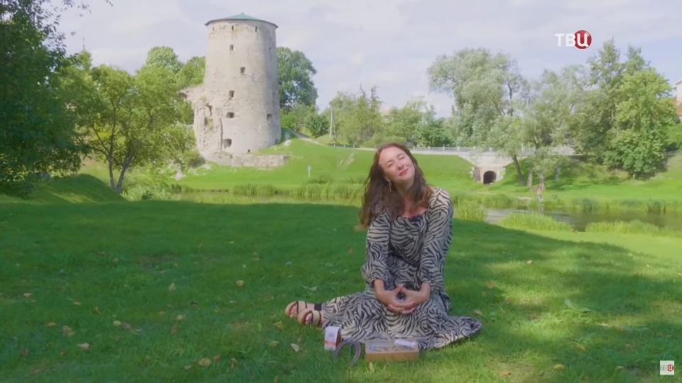 «Какой большой город, точно Париж»: 14 ноября вышел выпуск телепрограммы «Страна чудес» о Пскове