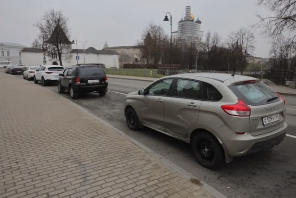 Почти пять тысяч нарушений правил парковки зафиксировали в Псковской области