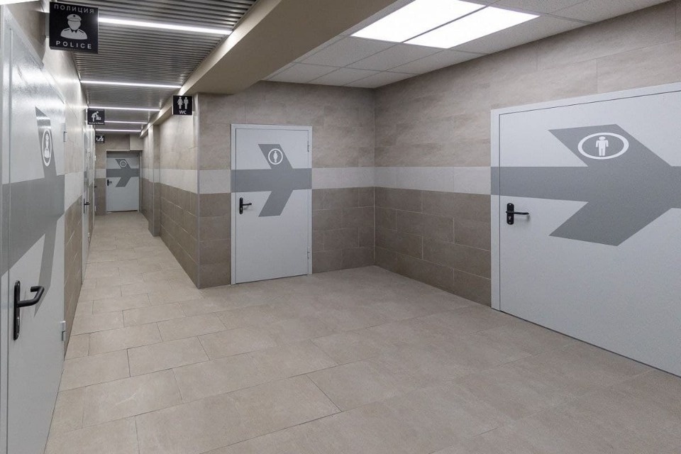 Ремонт мест общественного пользования завершился в здании псковского аэропорта