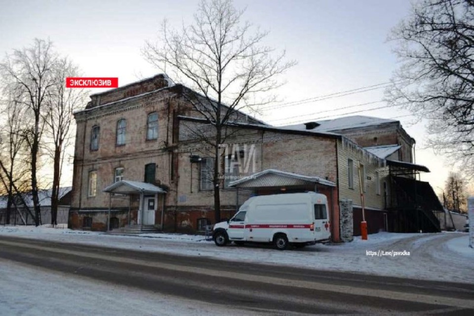 Рабочий лишился руки на производстве  в Опочке