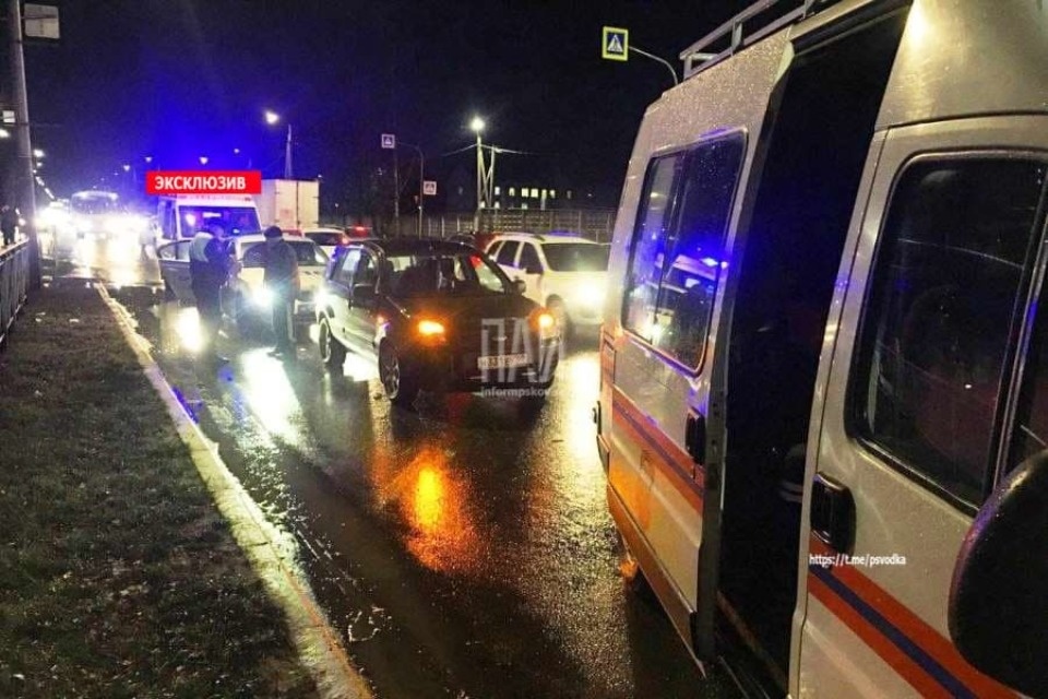 Восьмилетнего ребенка сбила иномарка в Пскове