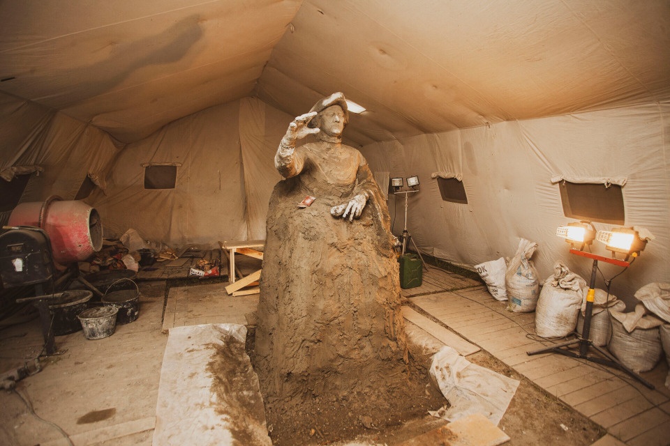 В Пскове у областной прокуратуры начались работы над памятником Петру I