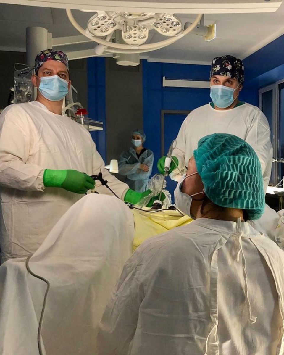 Петербургский хирург-онколог провел мастер-класс для псковских врачей