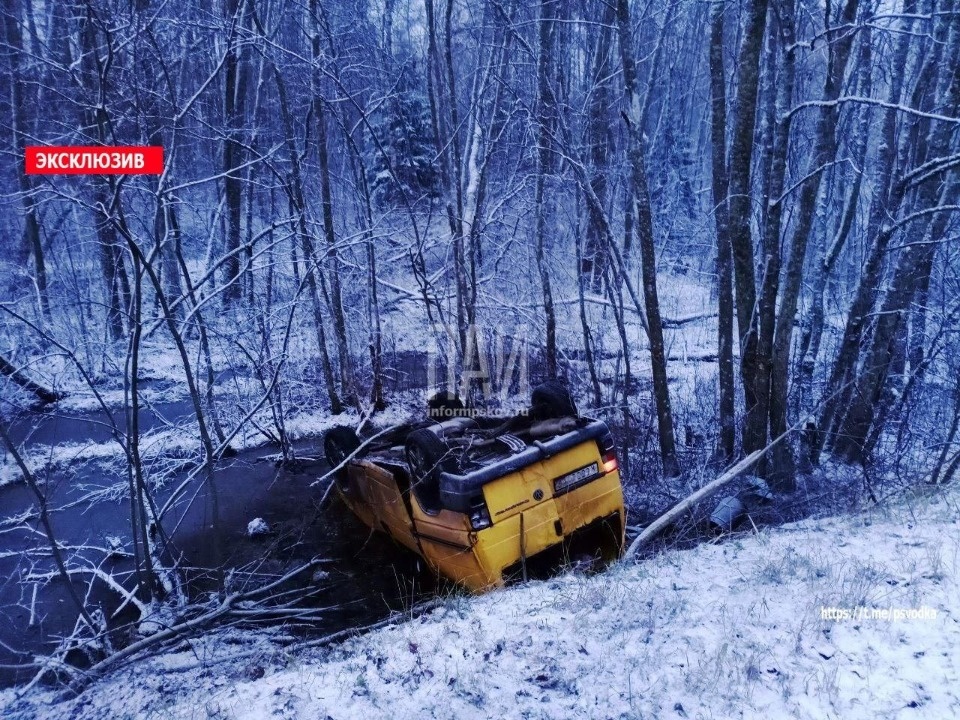 Три человека пострадали в ДТП в Стругокрасненском районе