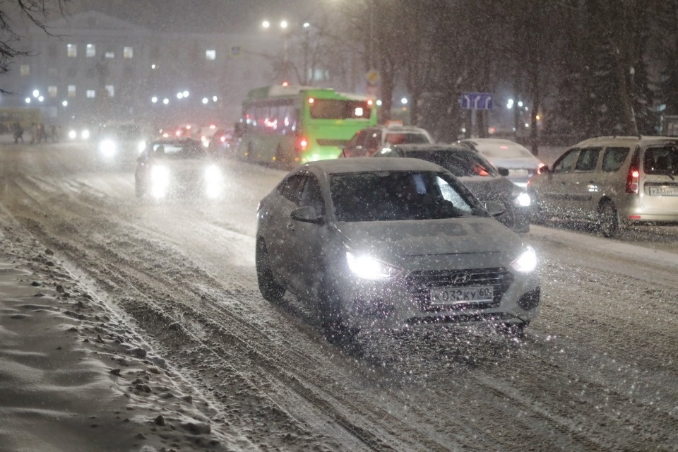 Снегопад не вызвал рост ДТП на дорогах Пскова