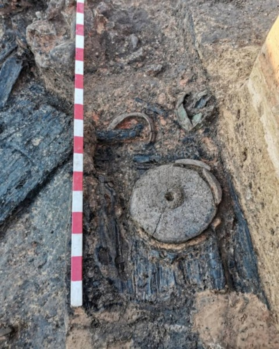 Очаг XI века обнаружили Псковские археологи