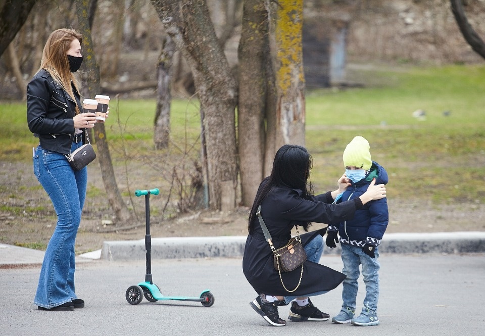 Михаил Ведерников: Штамм коронавируса «омикрон» наиболее опасен для детей 