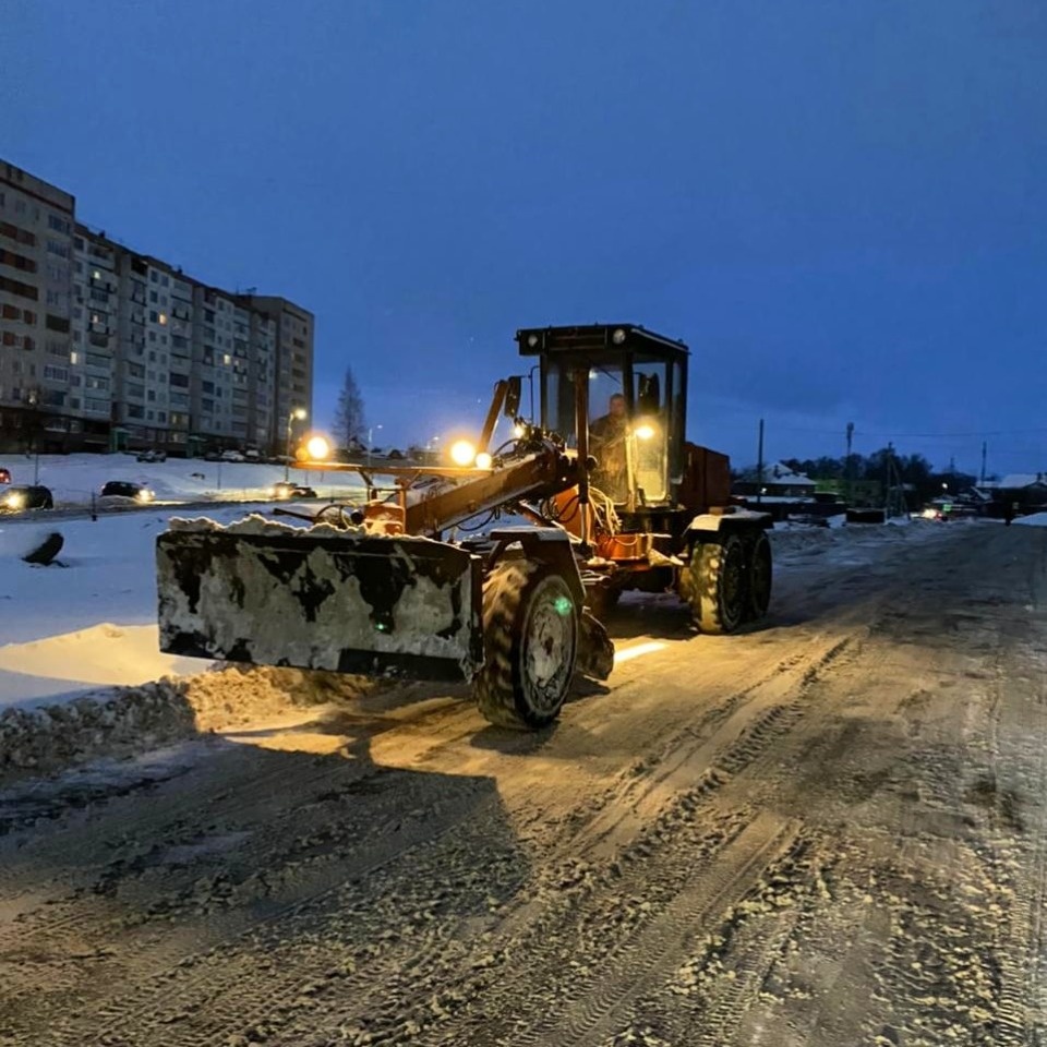 В ночь на 5 декабря запланирован вывоз снега с четырех улиц Пскова