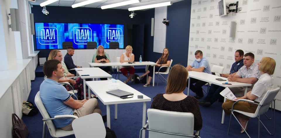 Центр сопровождения НКО Псковской области получил знак качества