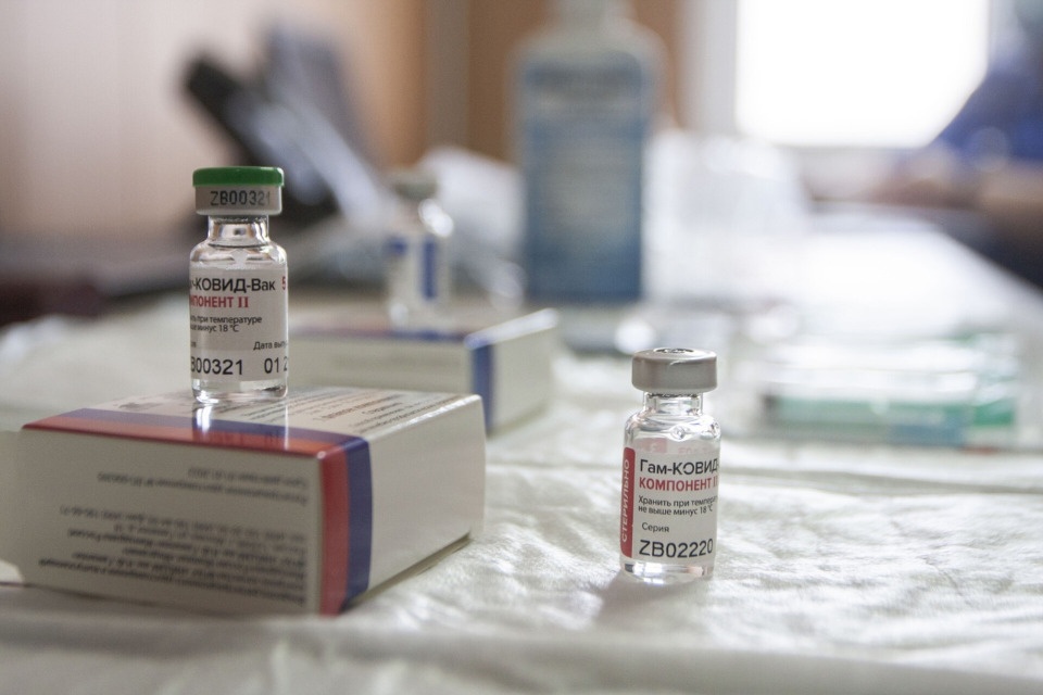 Почти 240 тысяч жителей Псковской области прошли полный курс вакцинации от коронавируса