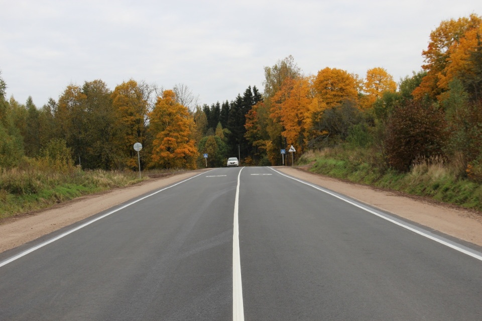 Примерно 212 км автомобильных дорог отремонтировали в этом году в Псковской области по нацпроекту