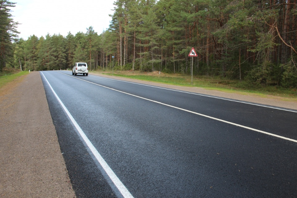 Примерно 212 км автомобильных дорог отремонтировали в этом году в Псковской области по нацпроекту