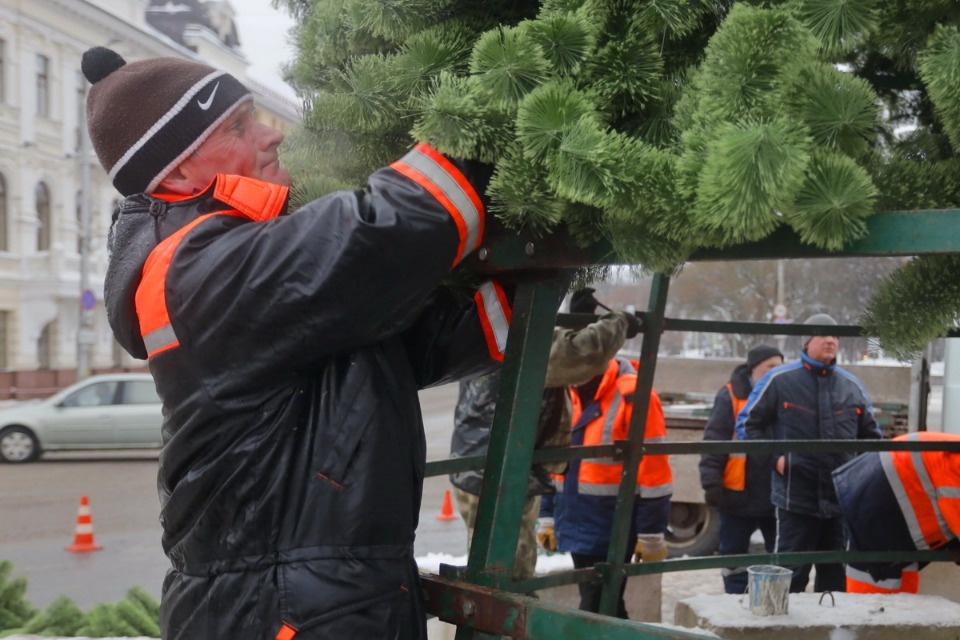 И вот она, нарядная И вот она, нарядная