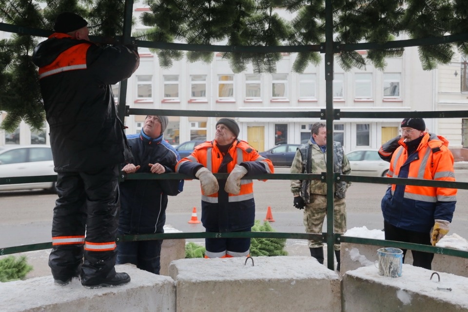И вот она, нарядная И вот она, нарядная