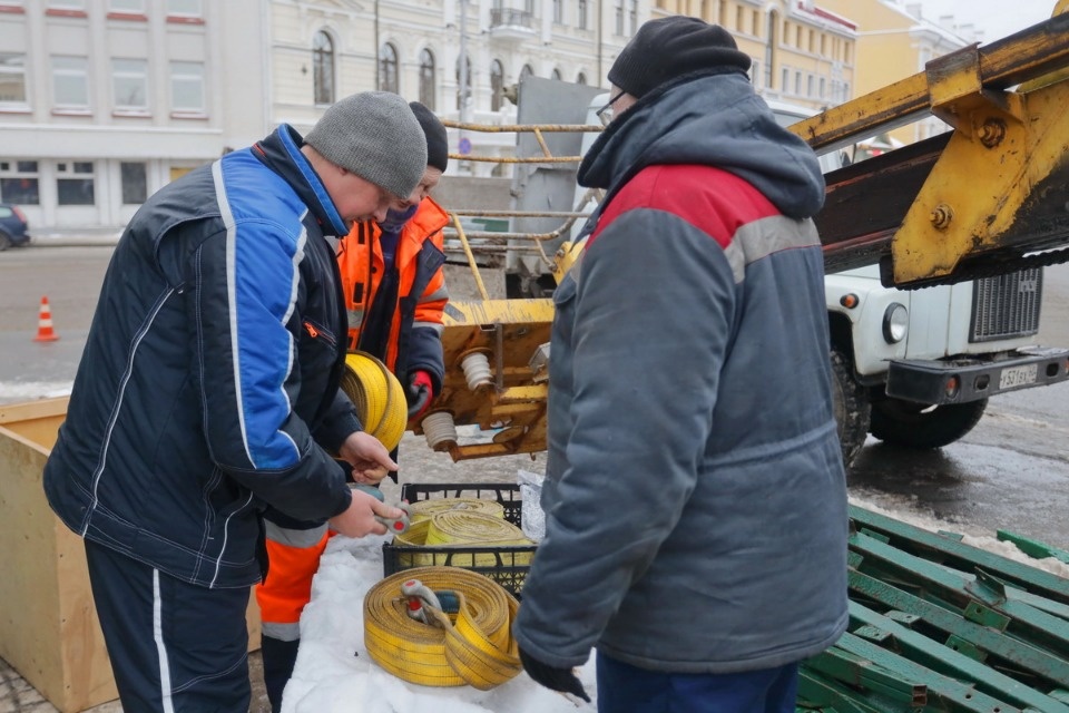 И вот она, нарядная И вот она, нарядная