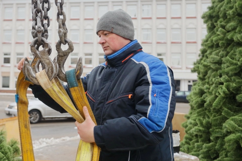 И вот она, нарядная И вот она, нарядная