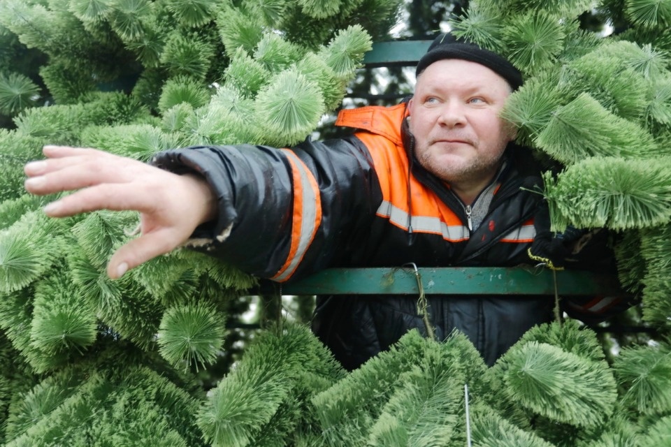 И вот она, нарядная И вот она, нарядная