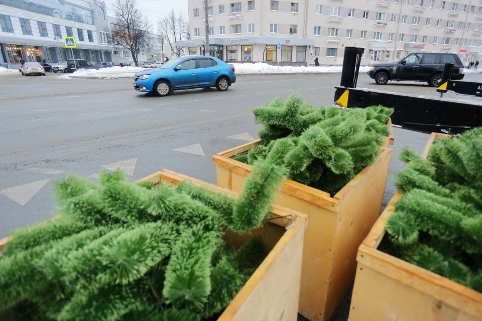 И вот она, нарядная И вот она, нарядная