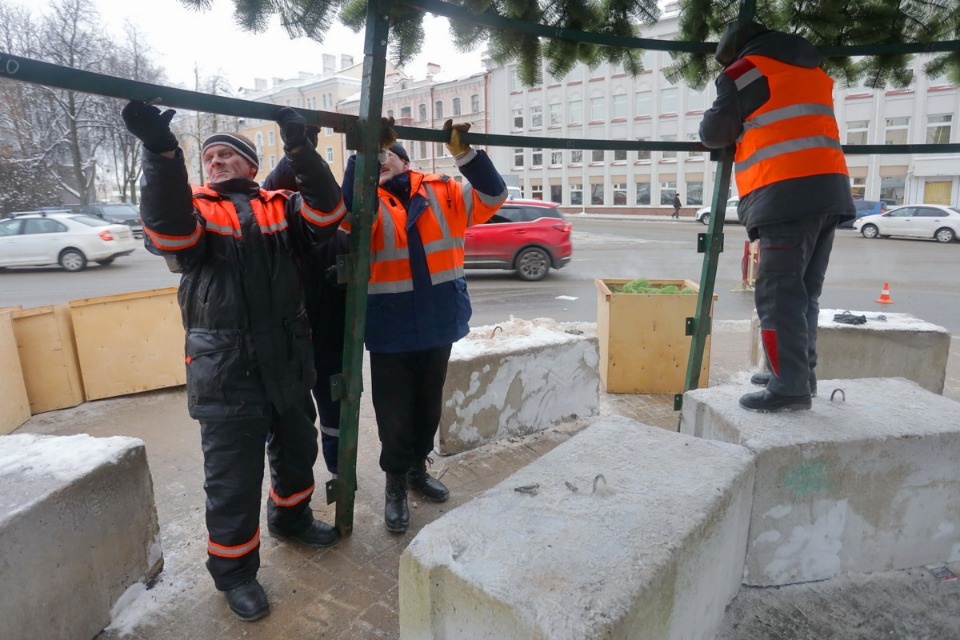 И вот она, нарядная И вот она, нарядная