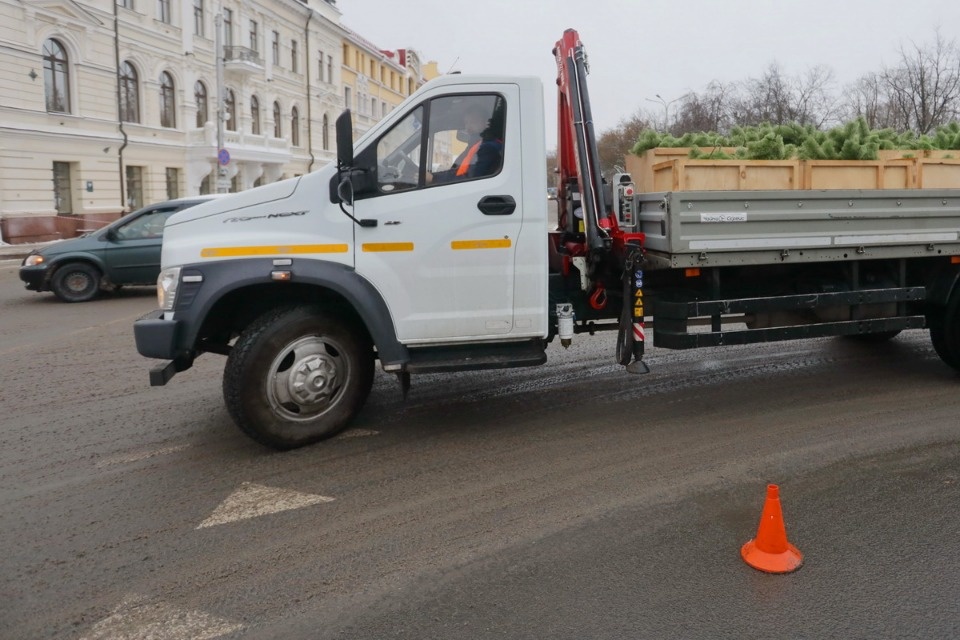 И вот она, нарядная И вот она, нарядная