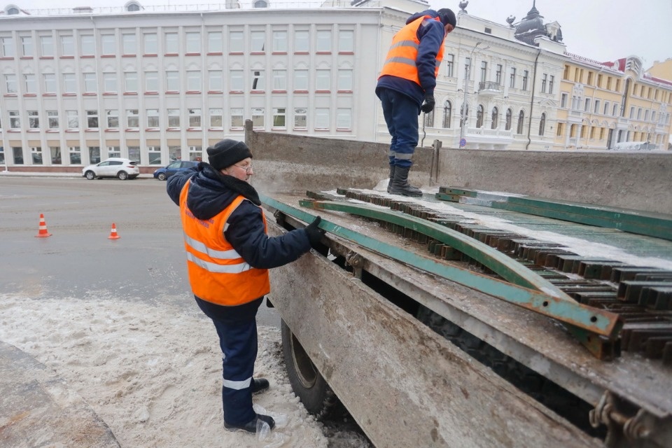 И вот она, нарядная И вот она, нарядная