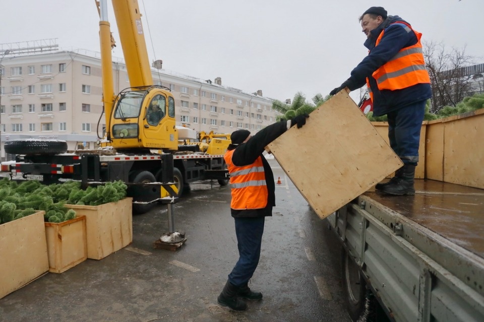 И вот она, нарядная И вот она, нарядная