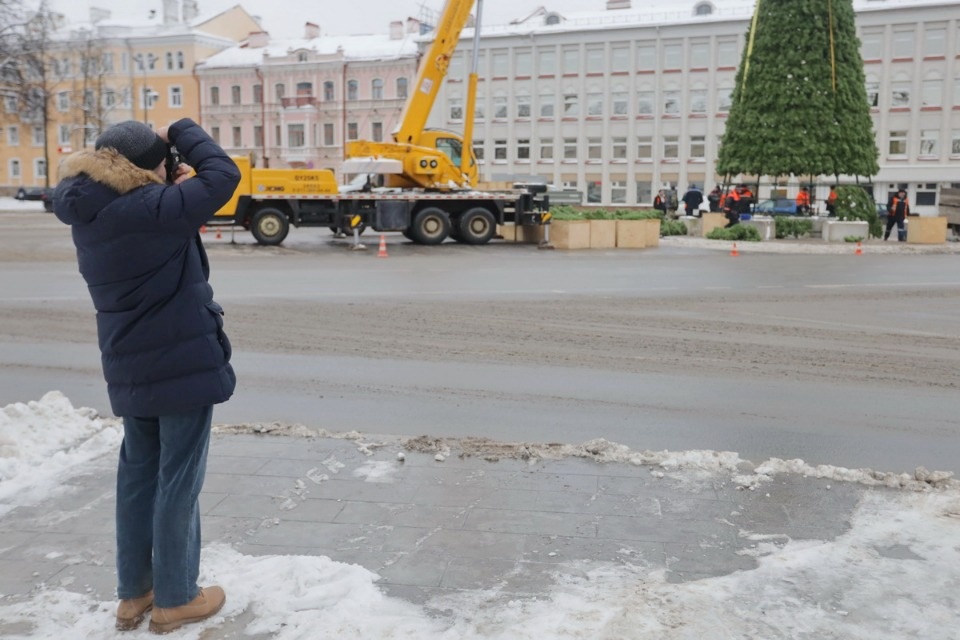 И вот она, нарядная И вот она, нарядная