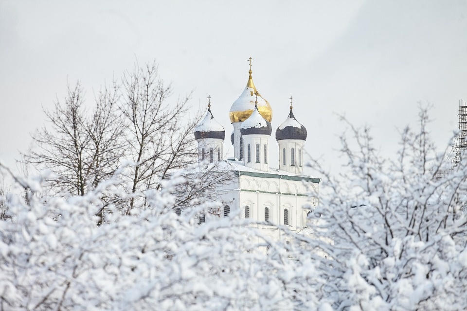 Небольшие осадки и до +2 градусов прогнозируются в Псковской области 12 декабря