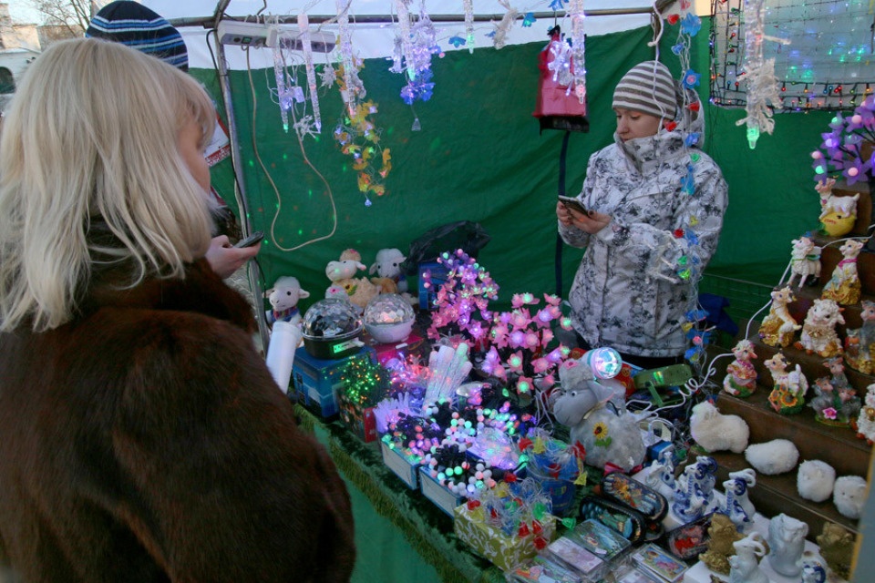 Новогодняя ярмарка открылась в Пскове