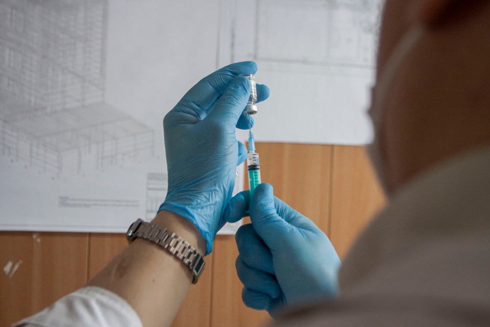 На 19% выросла динамика прививочной кампании в Псковской области за неделю