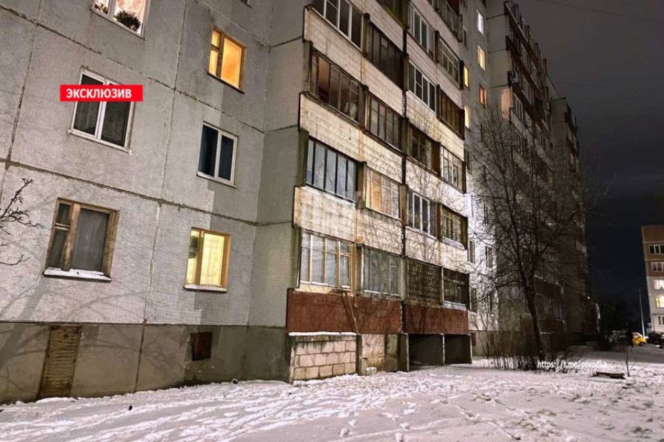 Подросток выпал из окна в Пскове Подросток выпал из окна в Пскове