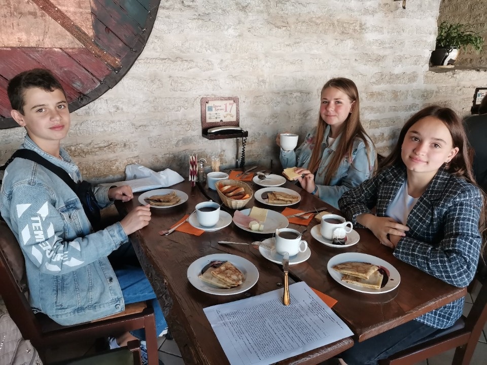 Далеко пошли