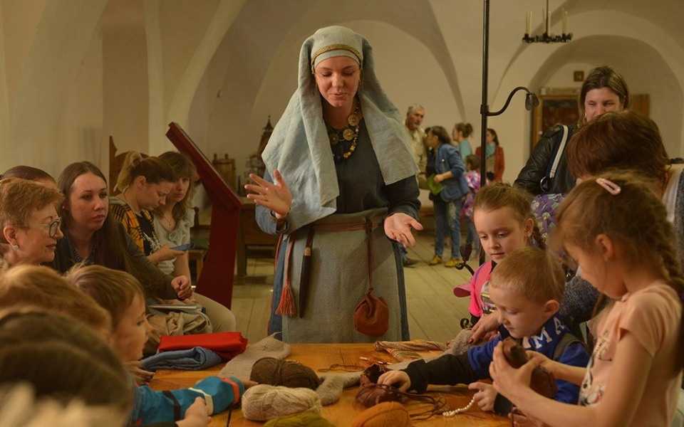 Новогодняя афиша Пскова