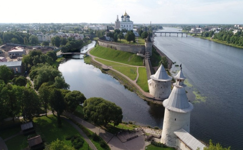 Эскиз пешеходного моста через Пскову согласовали на Совете в областной администрации