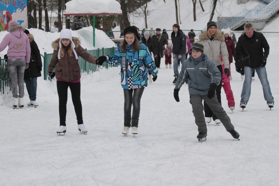 Псковичам рассказали о графике работы катков в новогодние праздники