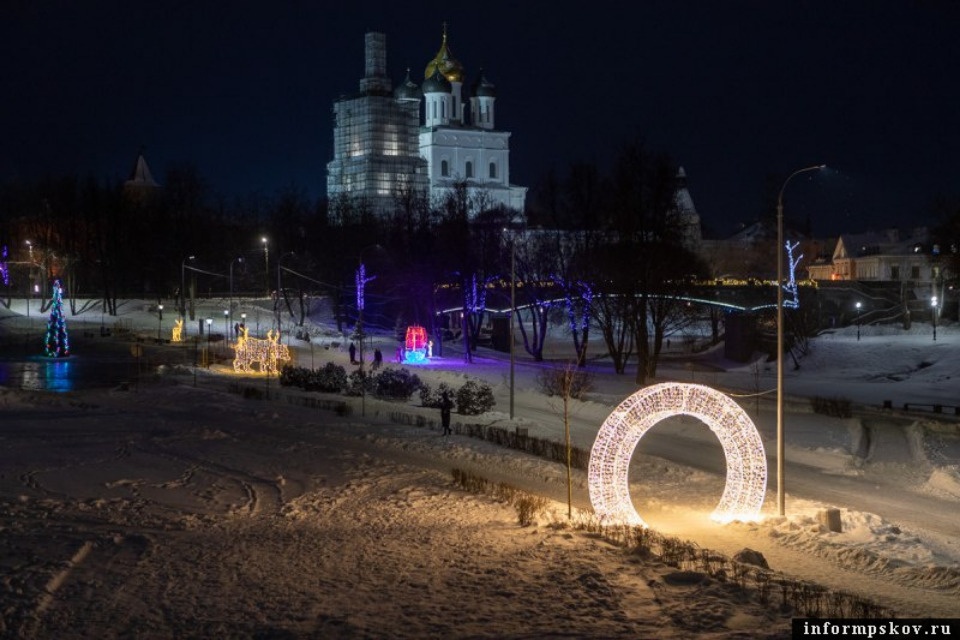 Каток в Финском парке за один праздничный день посетили порядка двух тысяч псковичей