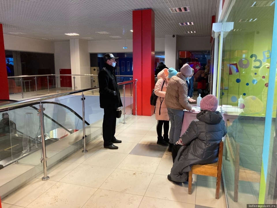 Изменился график работы пункта вакцинации в ТЦ «Рубин» в Великих Луках Изменился график работы пункта вакцинации в ТЦ «Рубин» в Великих Луках