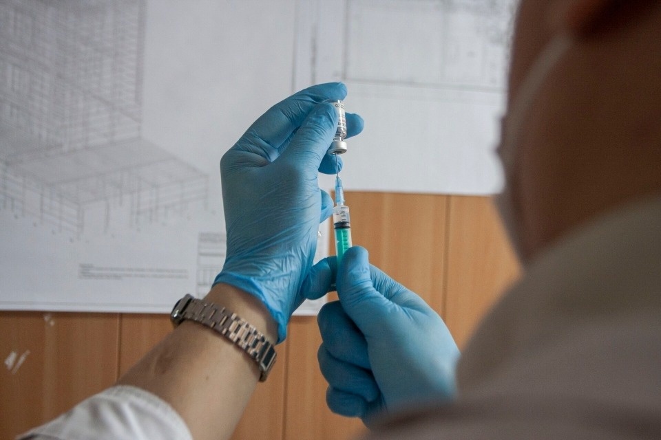 Более 32 тысяч человек ревакцинировались в Псковской области