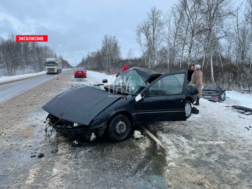  По уточненной информации в ДТП в Палкинском районе пострадали двое несовершеннолетних 