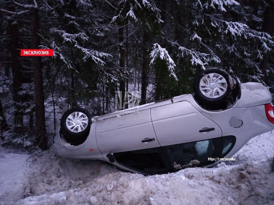 Семь человек погибли в результате ДТП в Псковской области за неделю