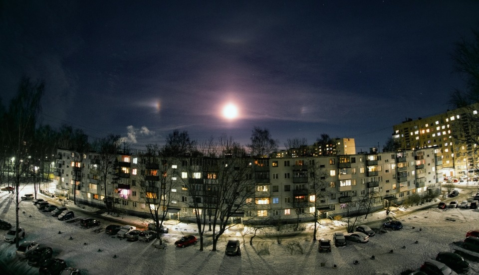 Псковичи запечатлели ложную Луну 